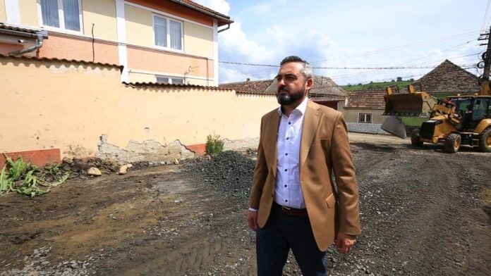 Alin Schiau, primarul mereu prezent pe șantierele Agnitei