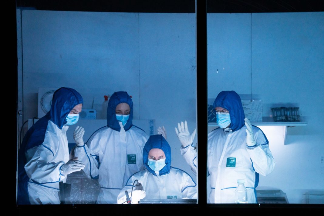 O istorie a omenirii c Diana Racz