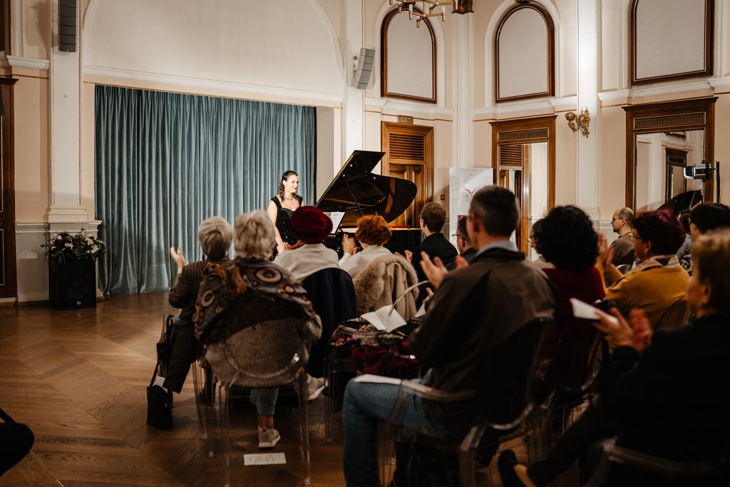 903c49b1-6060-0585-e40e-3cf0373e2742