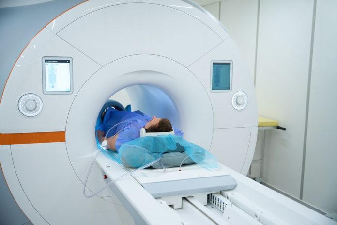 Aparat RMN modern într-o clinica din Sibiu