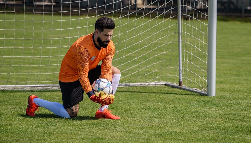 diferenele_dintre_tipurile_de_prindere_la_mnuile_de_portar_cum_alegi_modelul_potrivit (1)