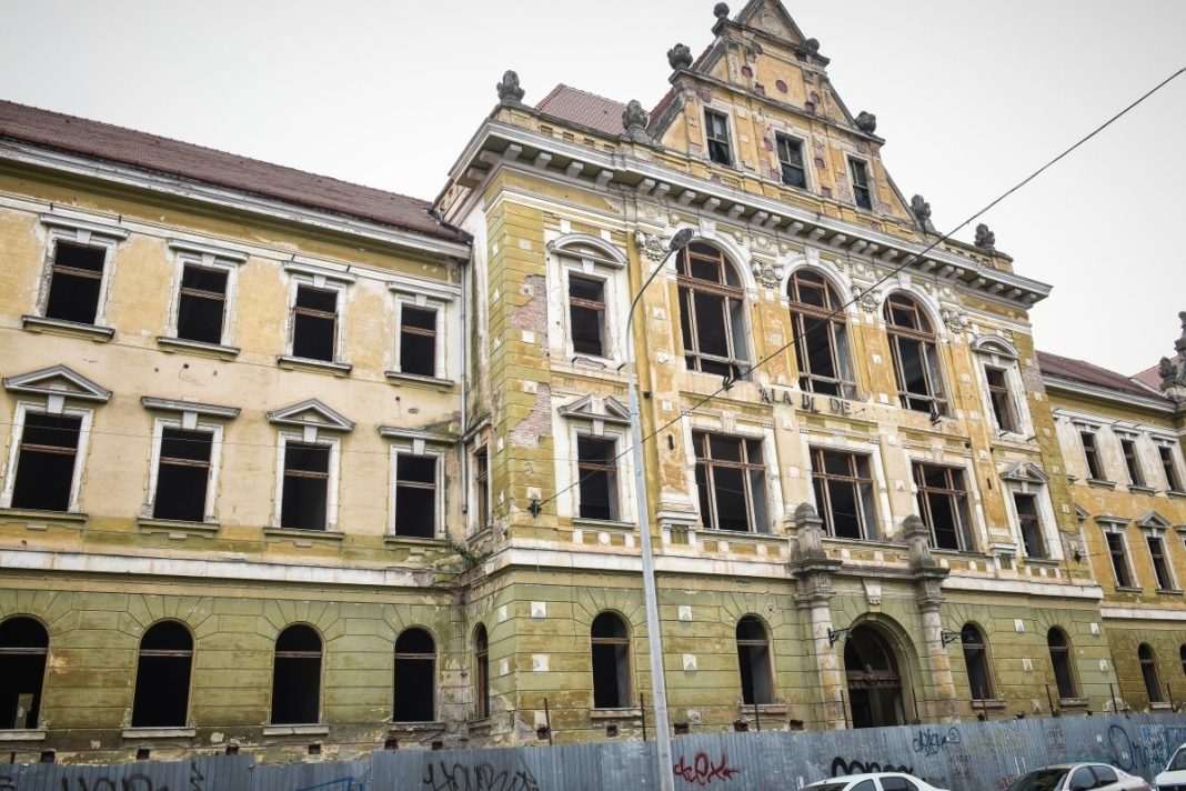 palatul de justitie sibiu ruina