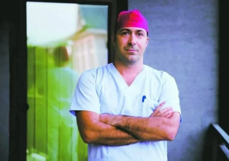 Povestea unui destin medical: prof. univ. dr. Ciprian Tănăsescu, chirurgul sibian care și-a dedicat viața pacienților
