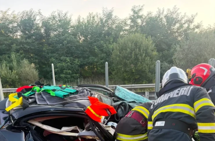 Patru persoane, între care doi copii, transportate la spital după un accident pe A1, lângă Săliște