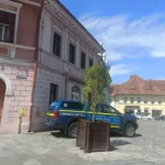 Poliția Cisnădie la Primărie în timpul unui concurs pentru un post de inspector public
