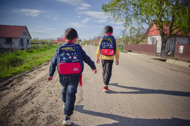 Aproape 2.000 de copii din județul Sibiu primesc sprijin prin programul „Start în educație”