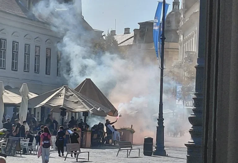 EDITORIAL: Cine a dat liber huliganilor prin centrul Sibiului? Cerem demisii, nu explicații despre circul romanilor!